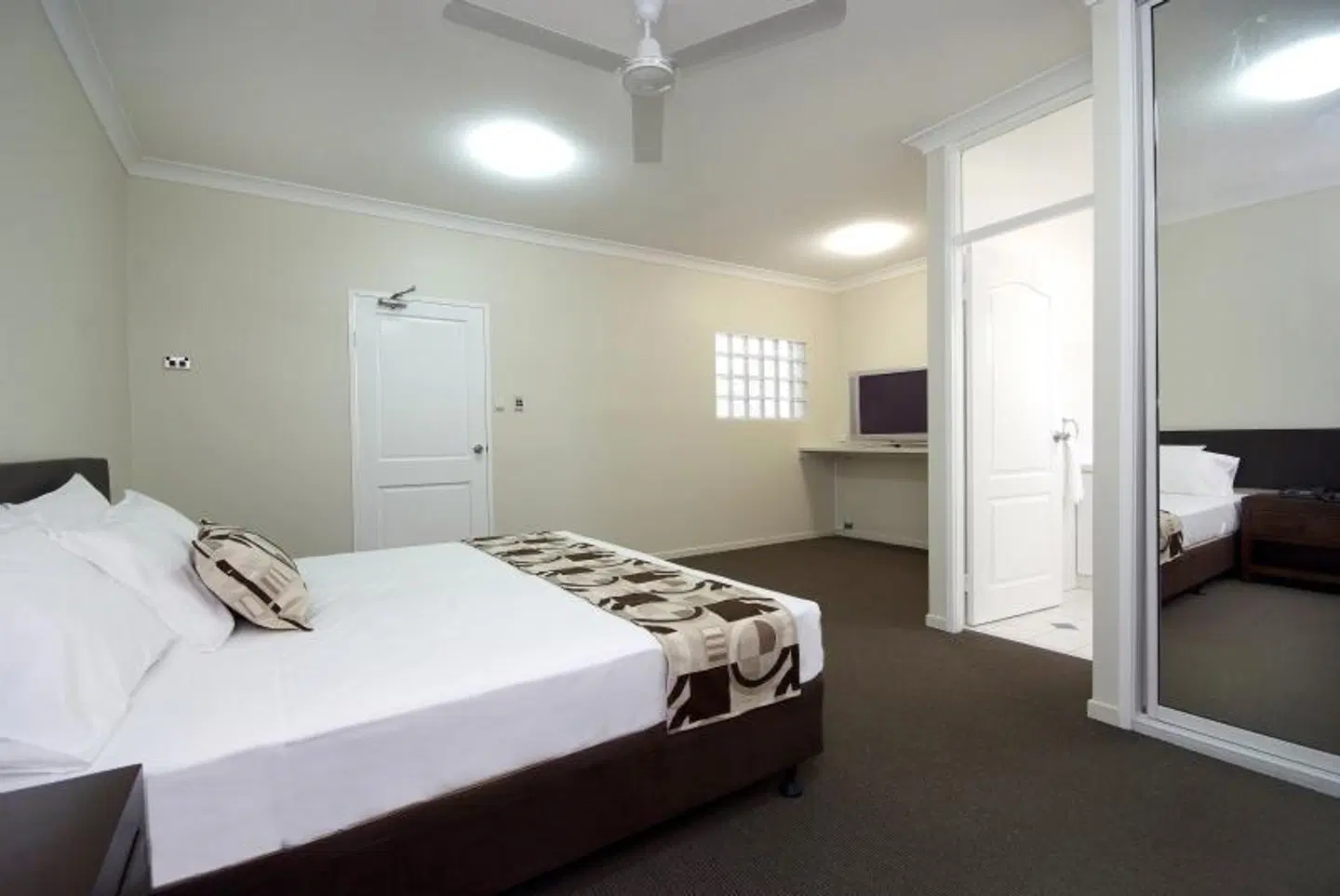 Sarayi ROOM_EXAMPLE