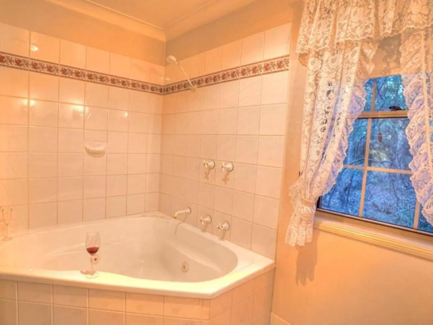 Honeysuckle Cottages Badezimmer