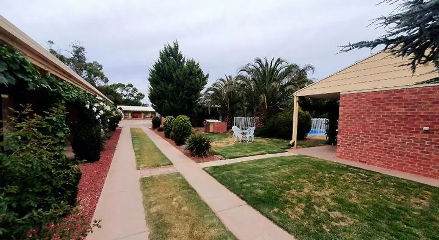 Roundhouse Motel Garten