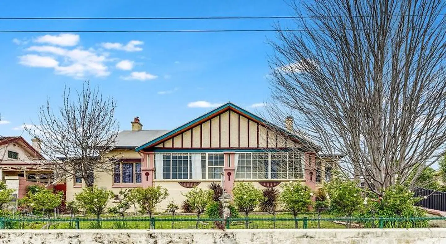 Wyatt Guest House EXTERIOR