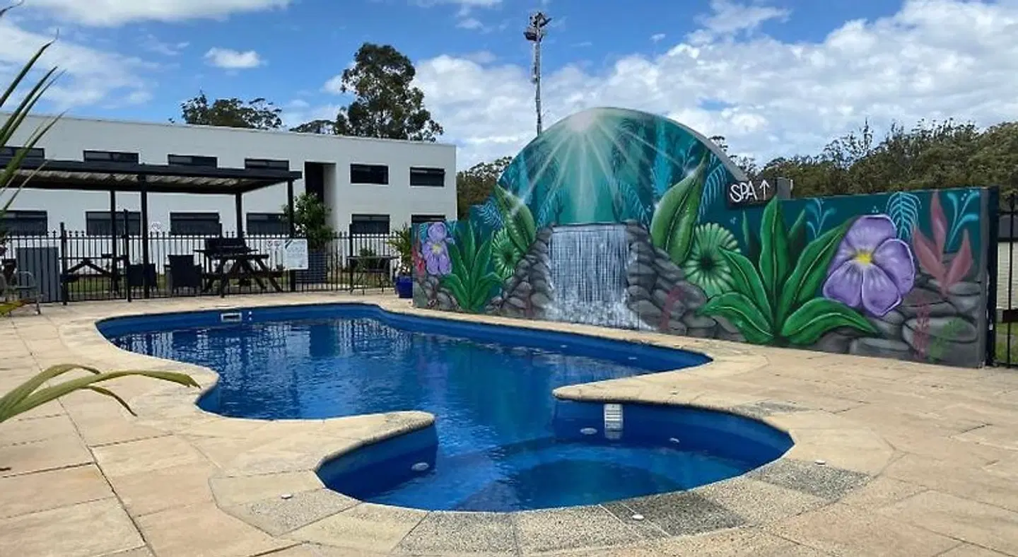 Timbertown Motel OUTDOOR_POOL