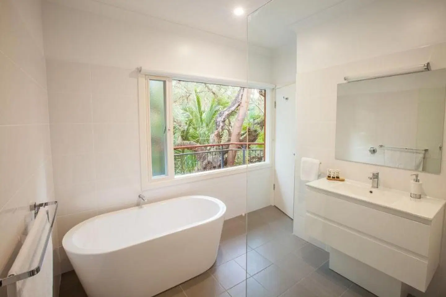 Chaff Mill Village Apartments Badezimmer