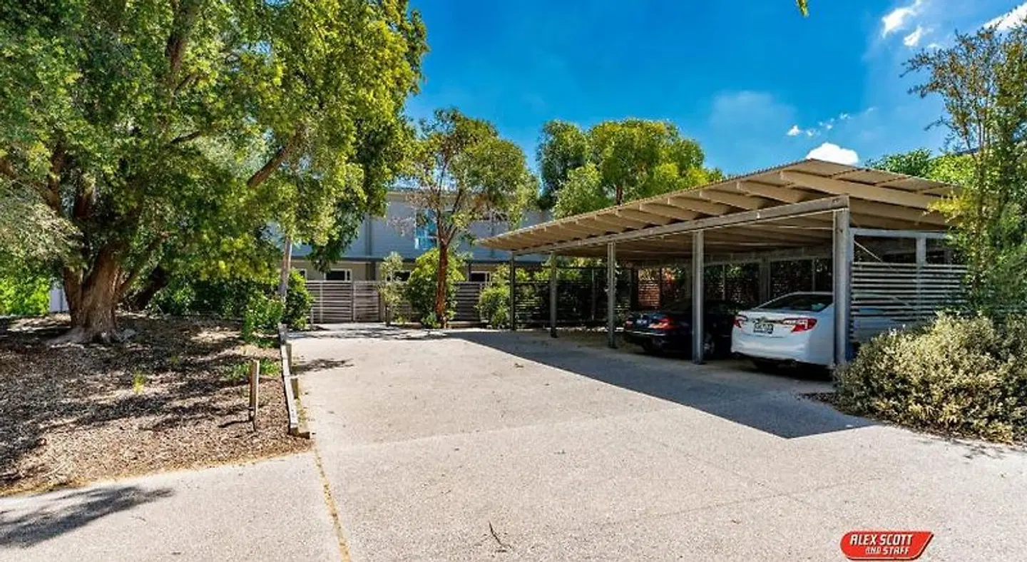 Broadbeach Inverloch Resort Strand