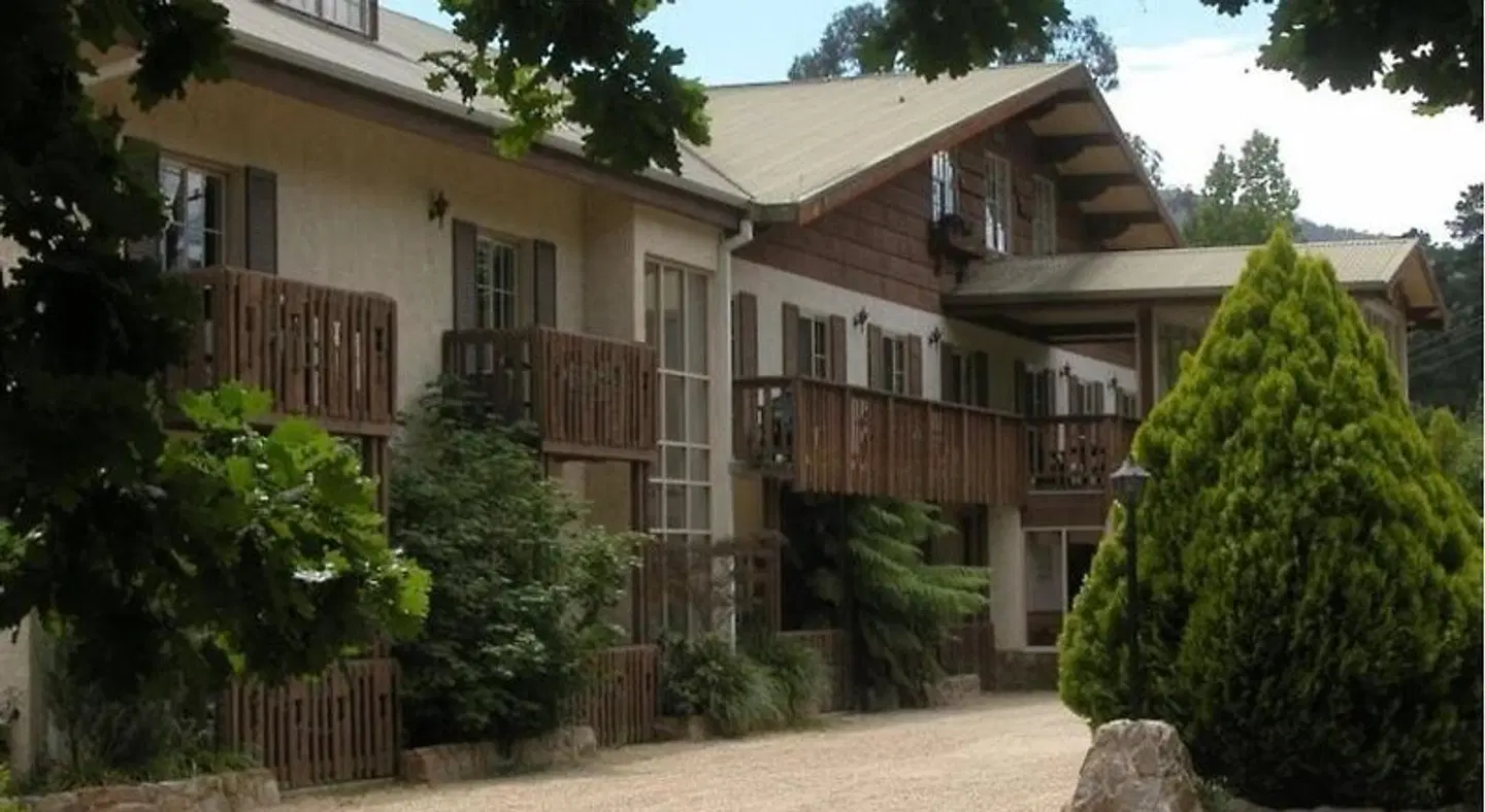 Bright Chalet EXTERIOR