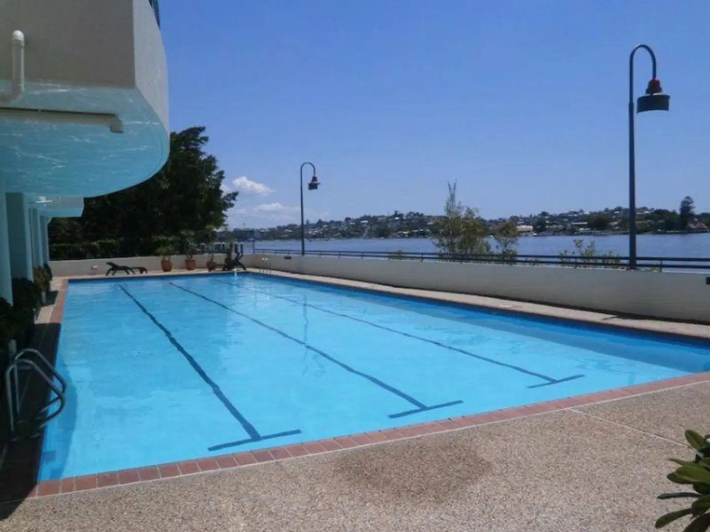 Goldsborough Place Apartments OUTDOOR_POOL