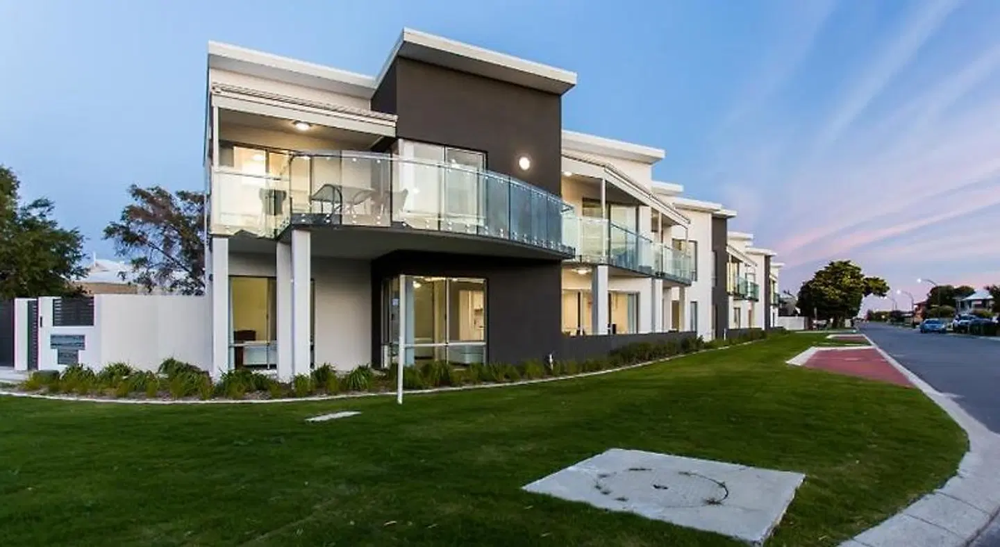 Reflections By Rockingham Apartments EXTERIOR