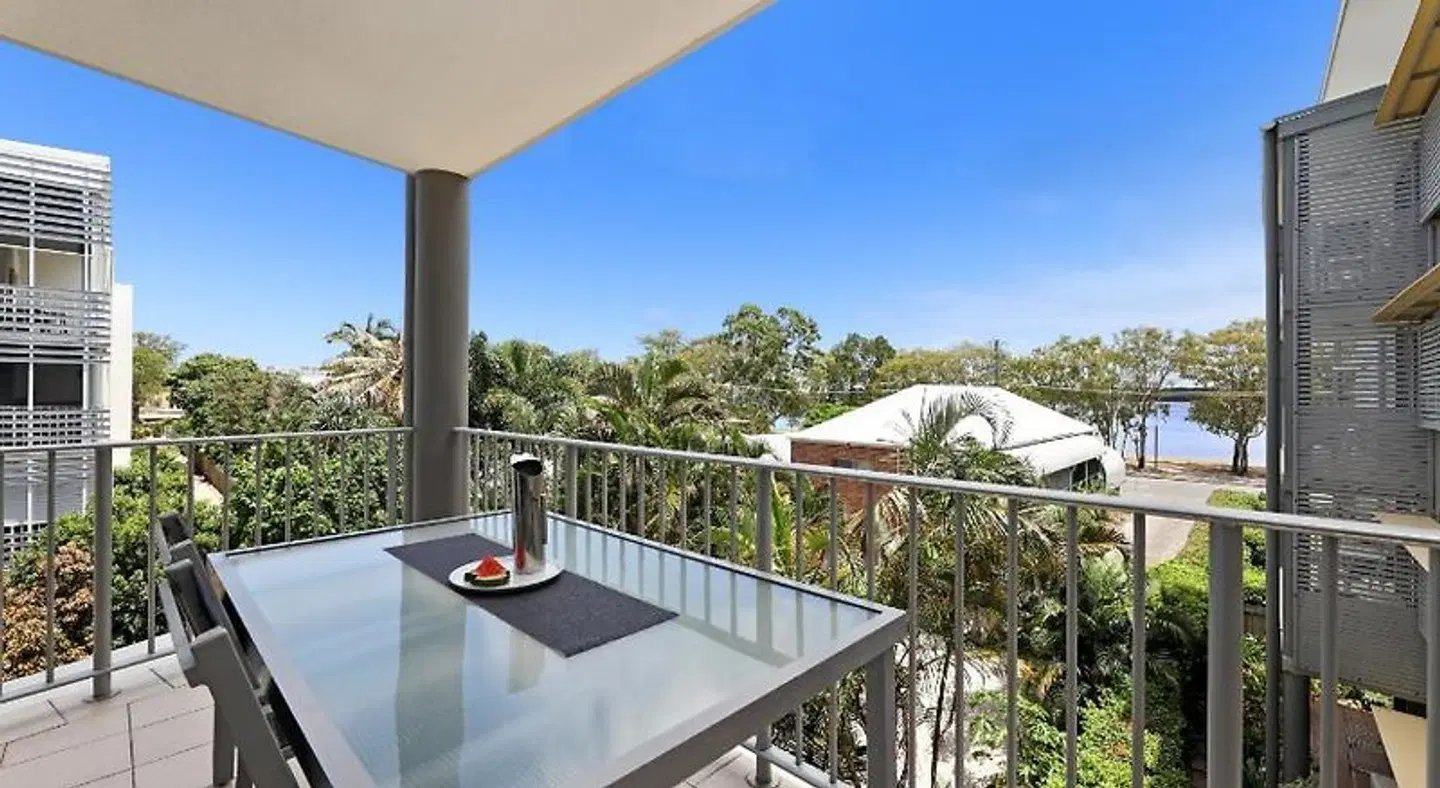On the Bay Apartments Terrasse