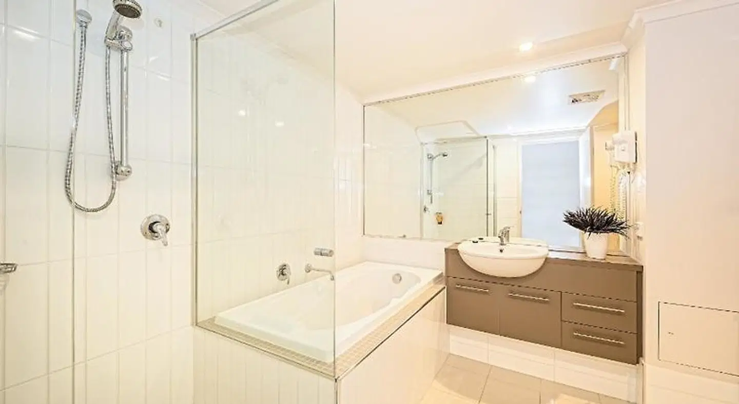 On the Bay Apartments Badezimmer