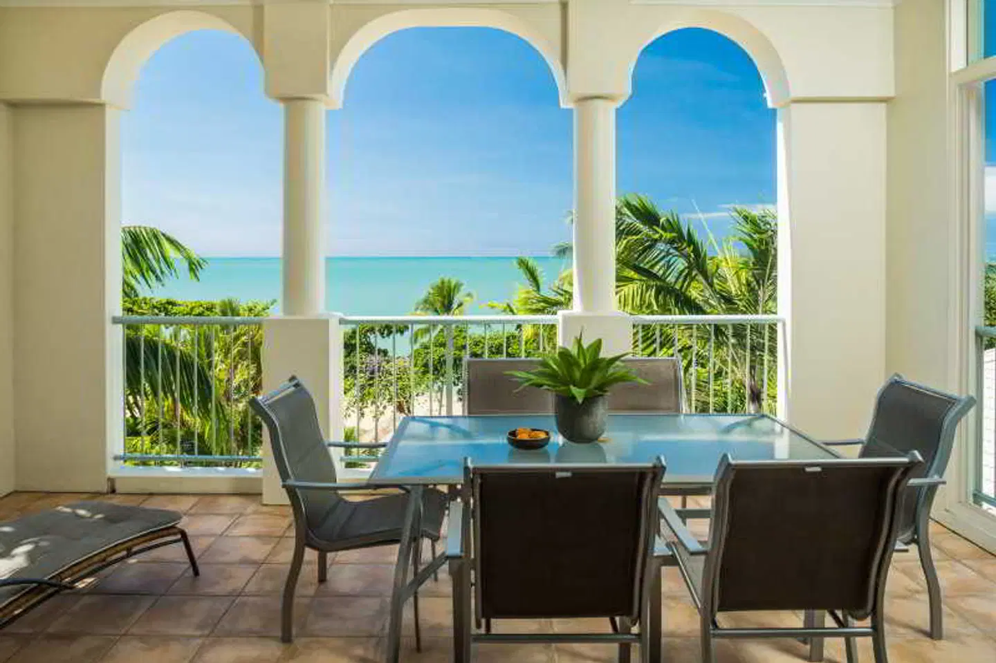 Sea Change Beachfront Apartments Terrasse