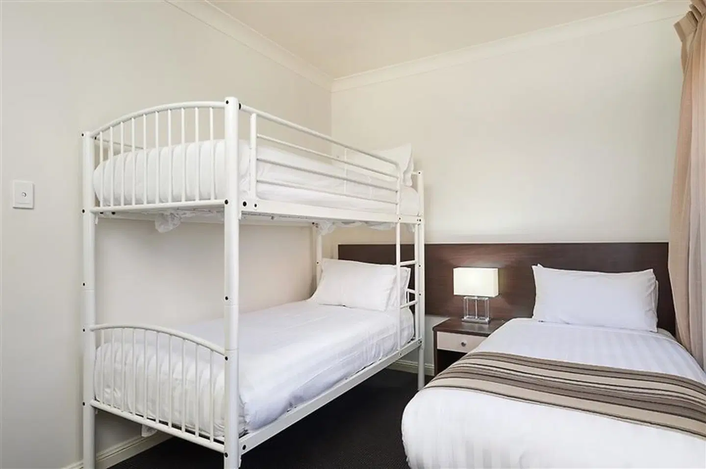 The Charles Boutique Hotel & Dining ROOM_EXAMPLE