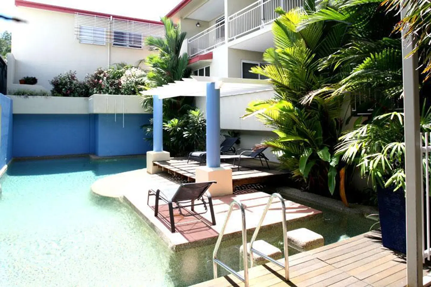 Macrossan House Boutique Holiday Apartments Terrasse