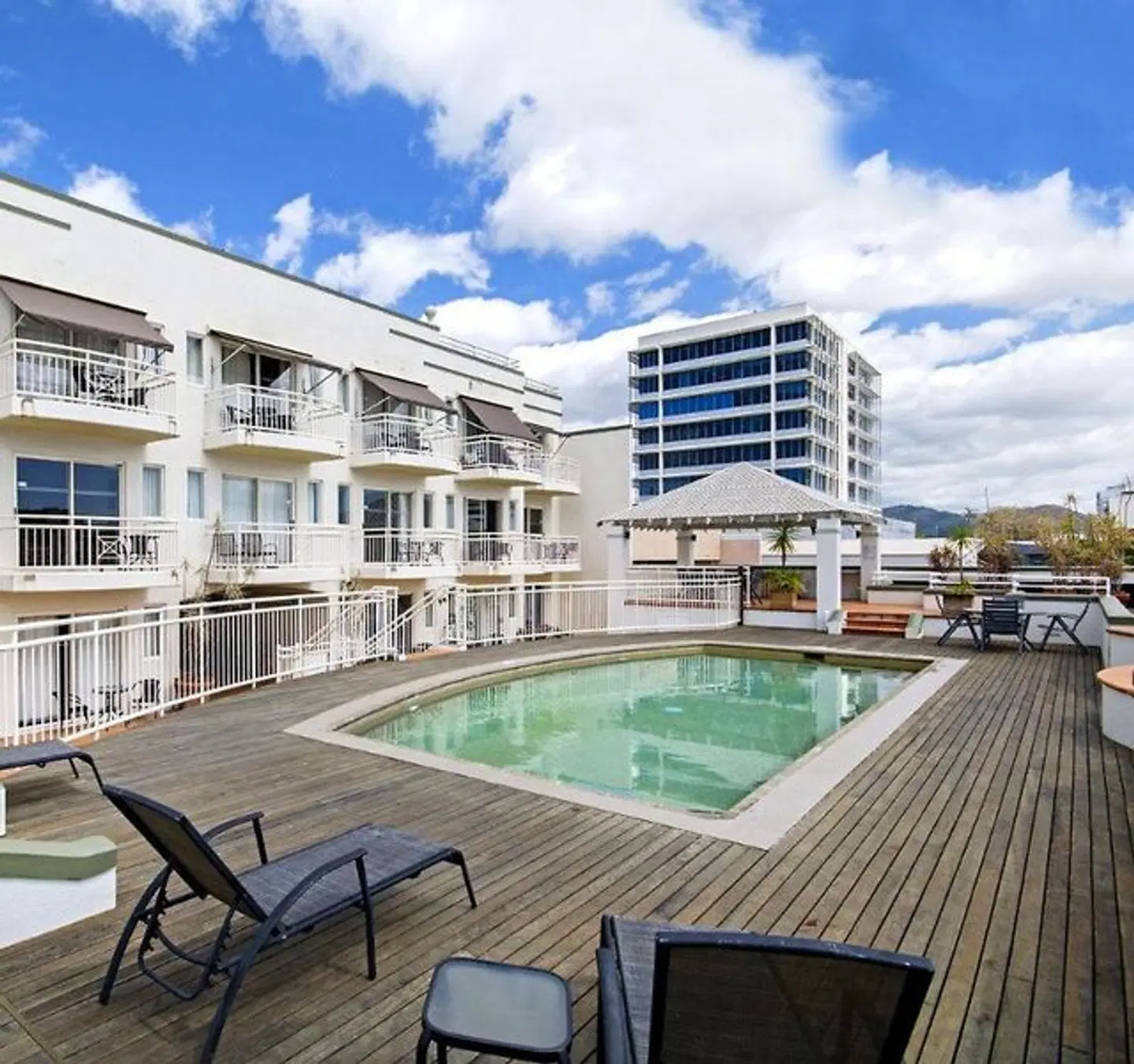 Il Centro Apartment Hotel OUTDOOR_POOL