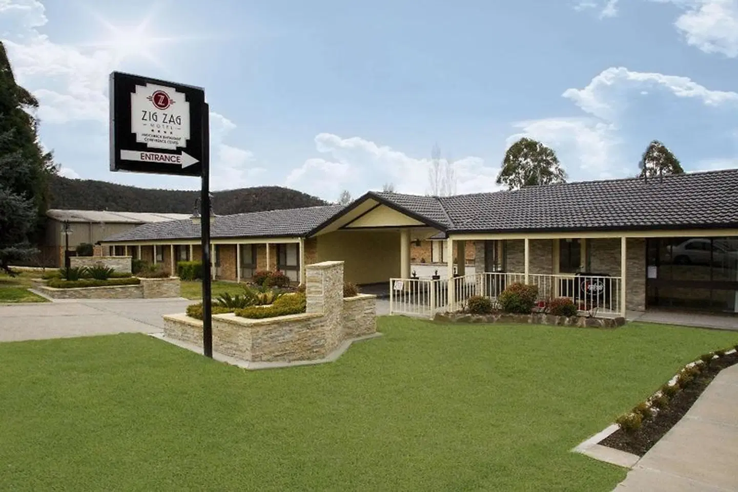 Zig Zag Motel EXTERIOR