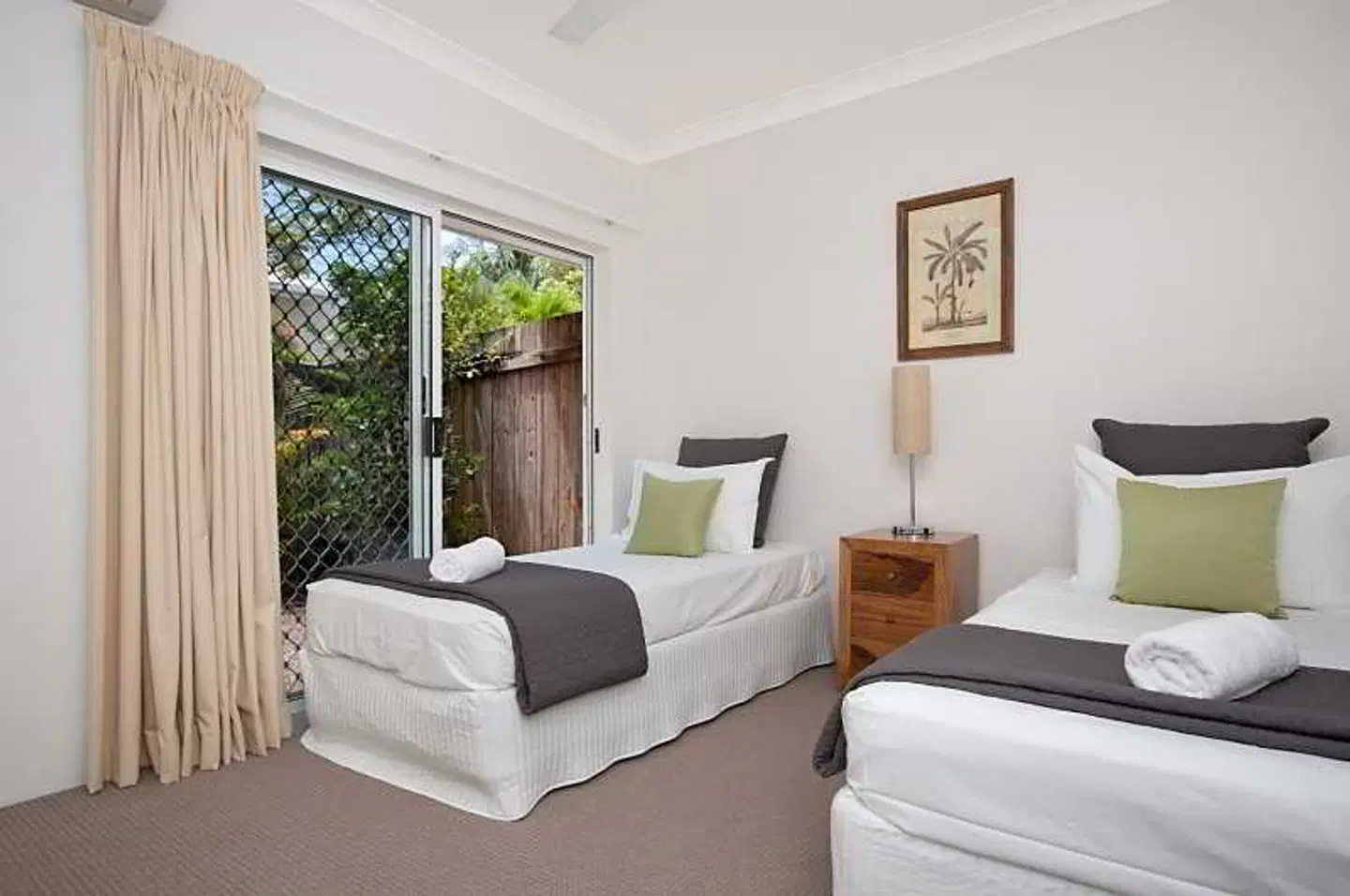 The Villas Palm Cove ROOM_EXAMPLE