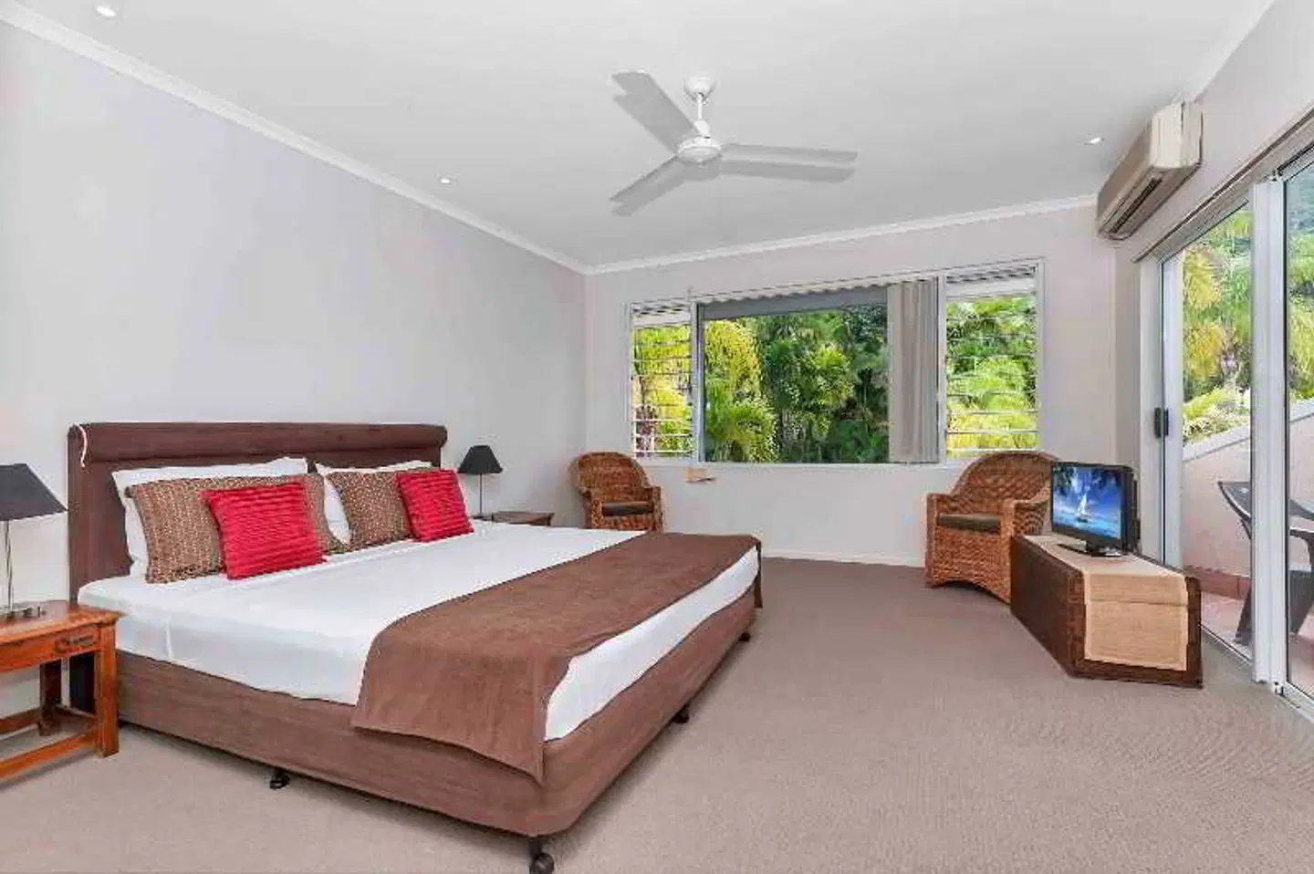 The Villas Palm Cove ROOM_EXAMPLE