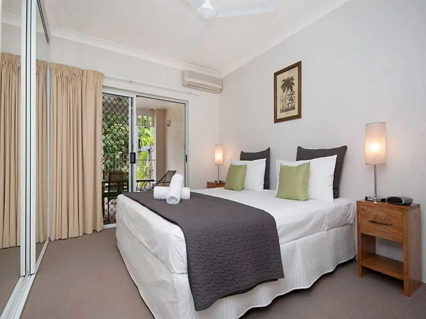 The Villas Palm Cove ROOM_EXAMPLE