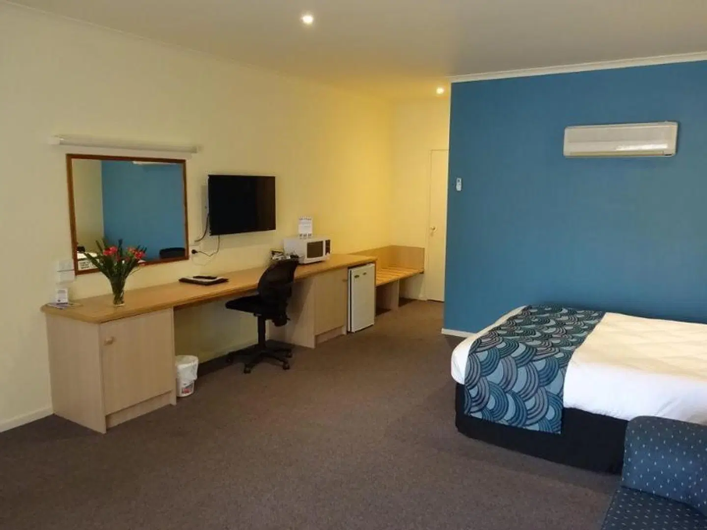 Victoria Lodge Motor Inn & Apartments ROOM_EXAMPLE