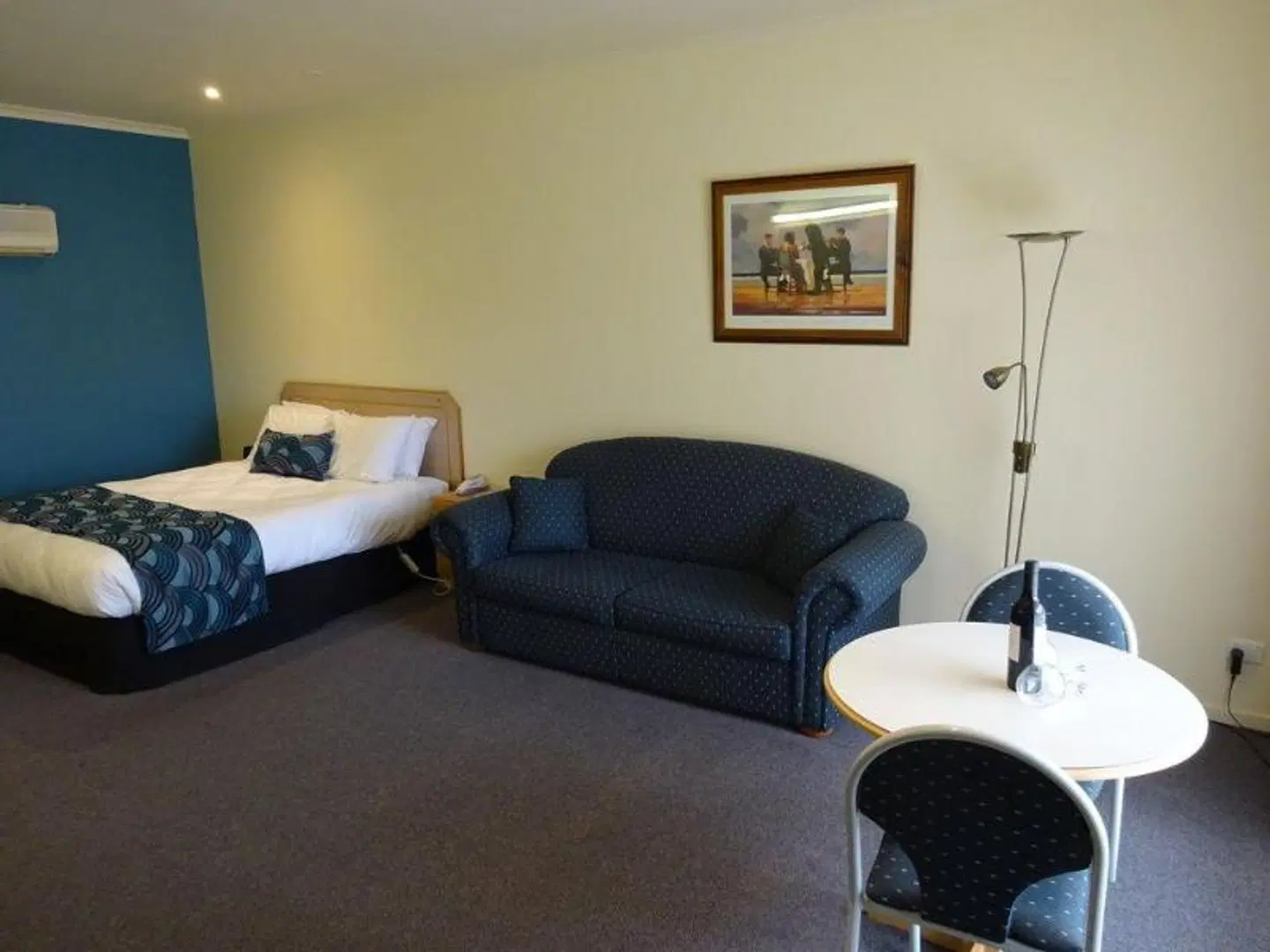 Victoria Lodge Motor Inn & Apartments ROOM_EXAMPLE