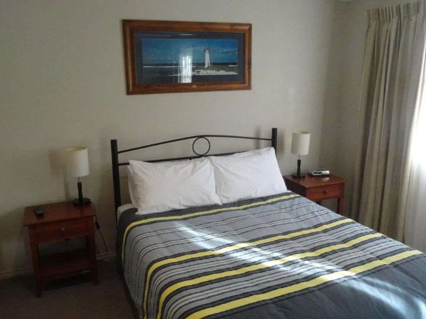 Victoria Lodge Motor Inn & Apartments ROOM_EXAMPLE