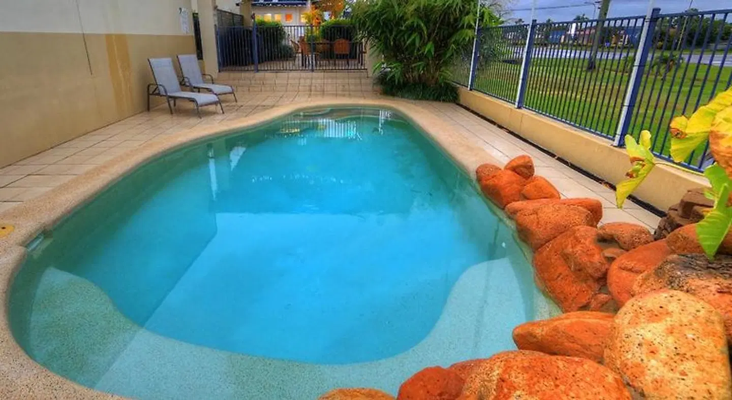 Tropixx Motel & Restaurant OUTDOOR_POOL