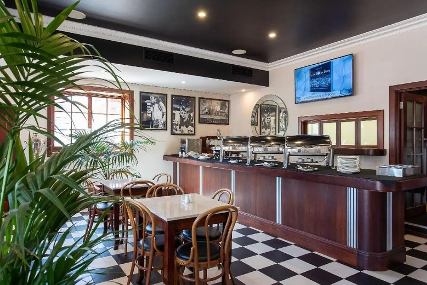 Caves House Hotel Bar