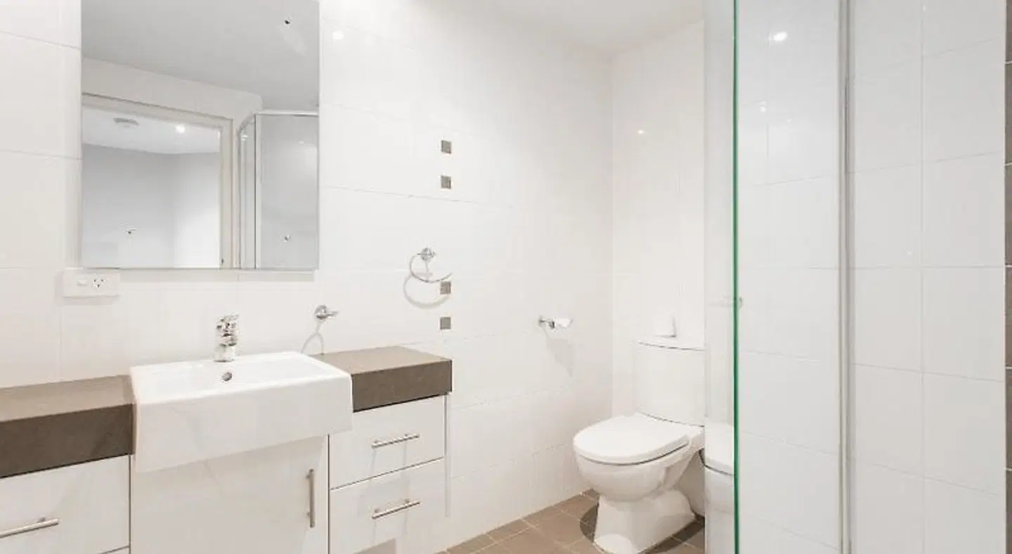 Spinnakers by Rockingham Apartments Badezimmer