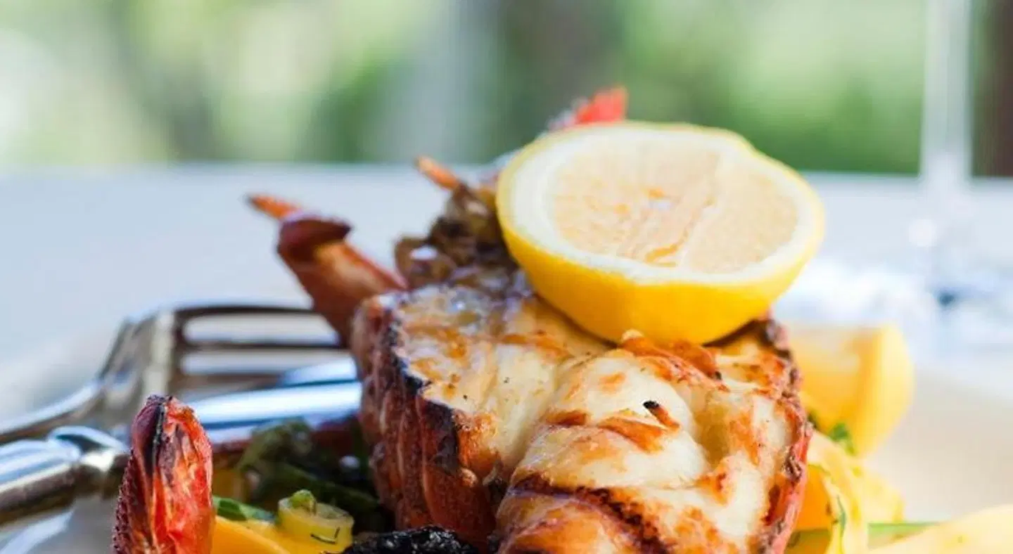 Chris's Beacon Point Restaurant & Villas Restaurant