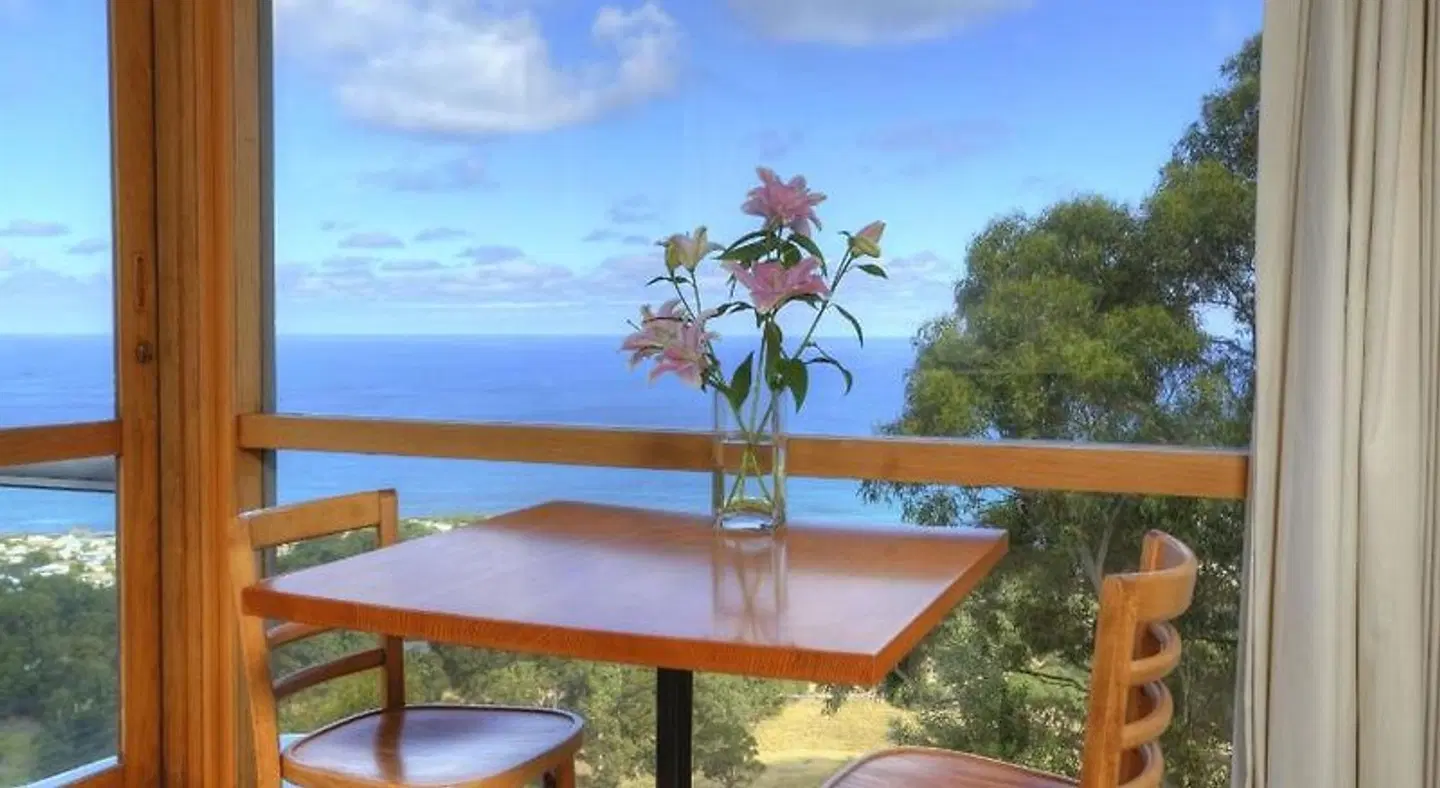 Chris's Beacon Point Restaurant & Villas Terrasse