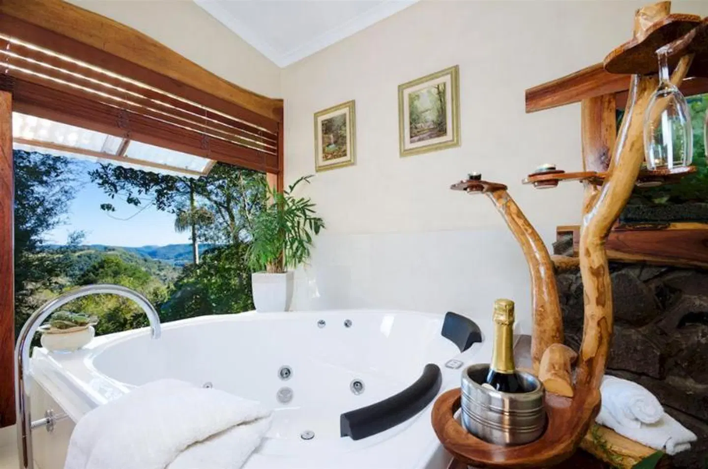 Lillypilly's Country Cottages & Day Spa Badezimmer