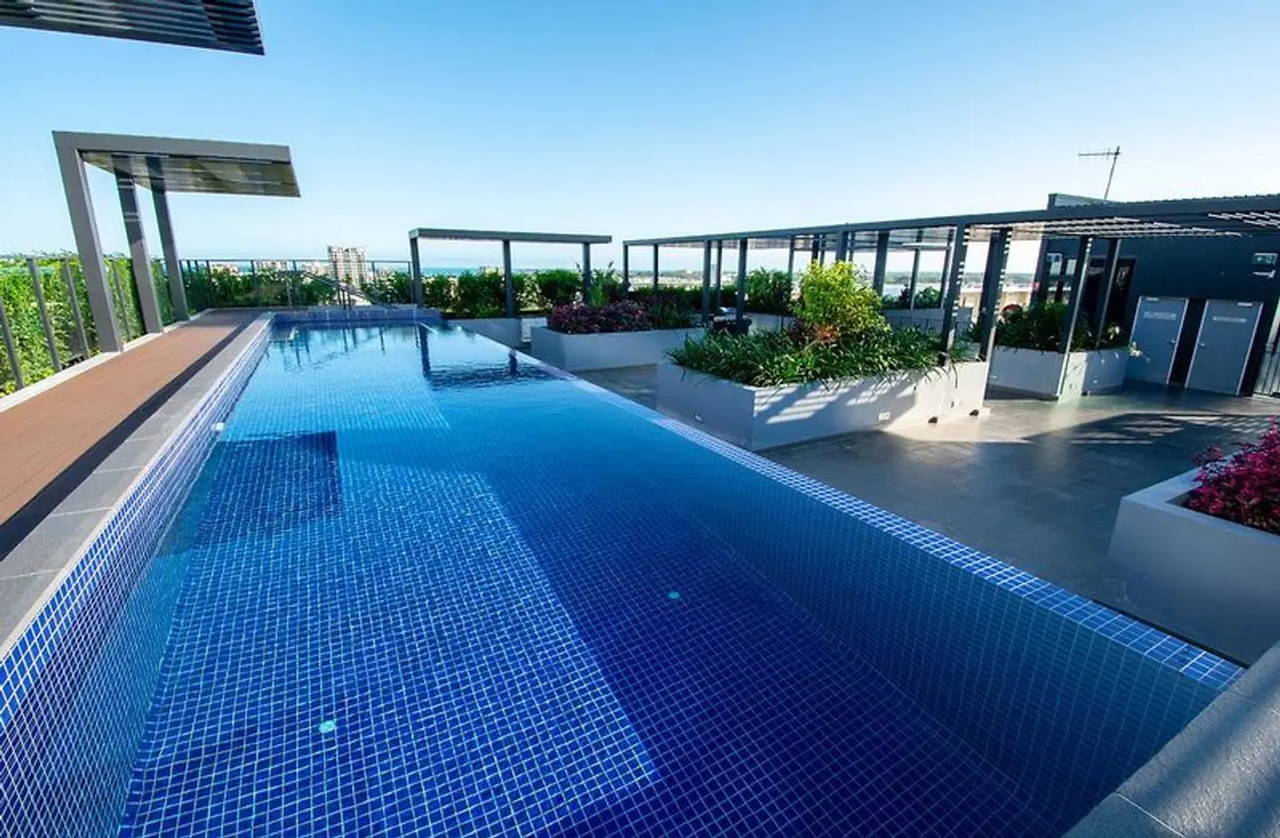 RNR Serviced Apartments Darwin OUTDOOR_POOL