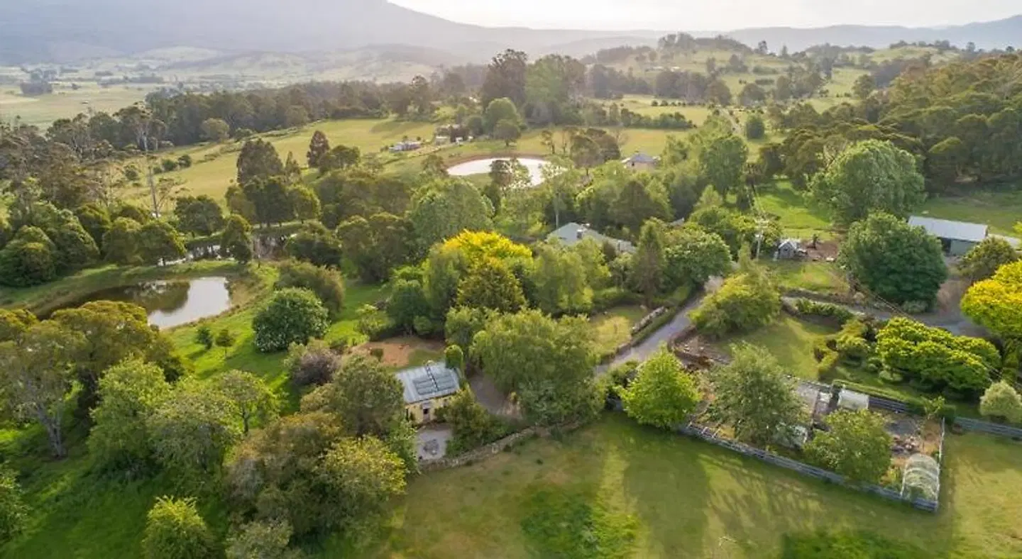 Blackwood Park Cottages Mole Creek LANDSCAPE