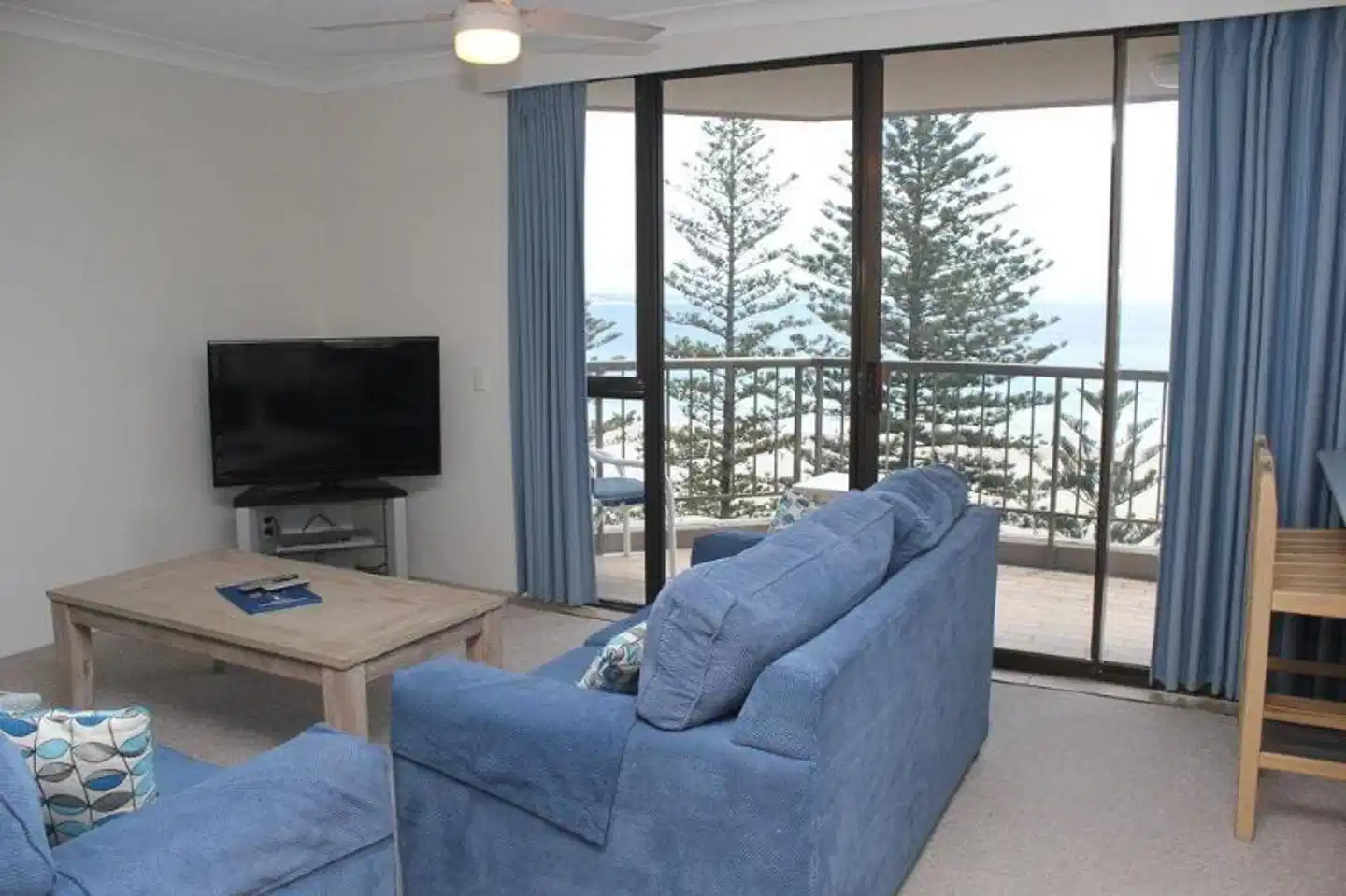Columbia Beachfront Apartments Wohnbeispiel