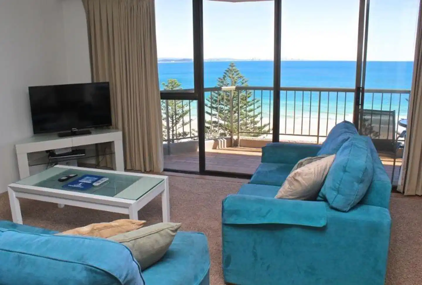 Columbia Beachfront Apartments Wohnbeispiel