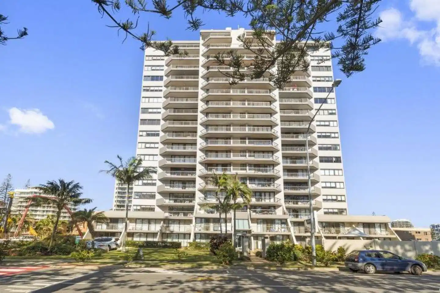 Columbia Beachfront Apartments Aussenansicht