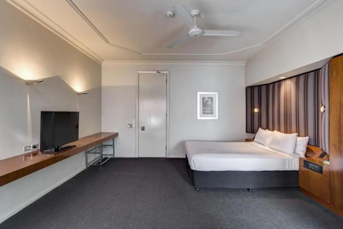 Regents Court Apartments ROOM_EXAMPLE