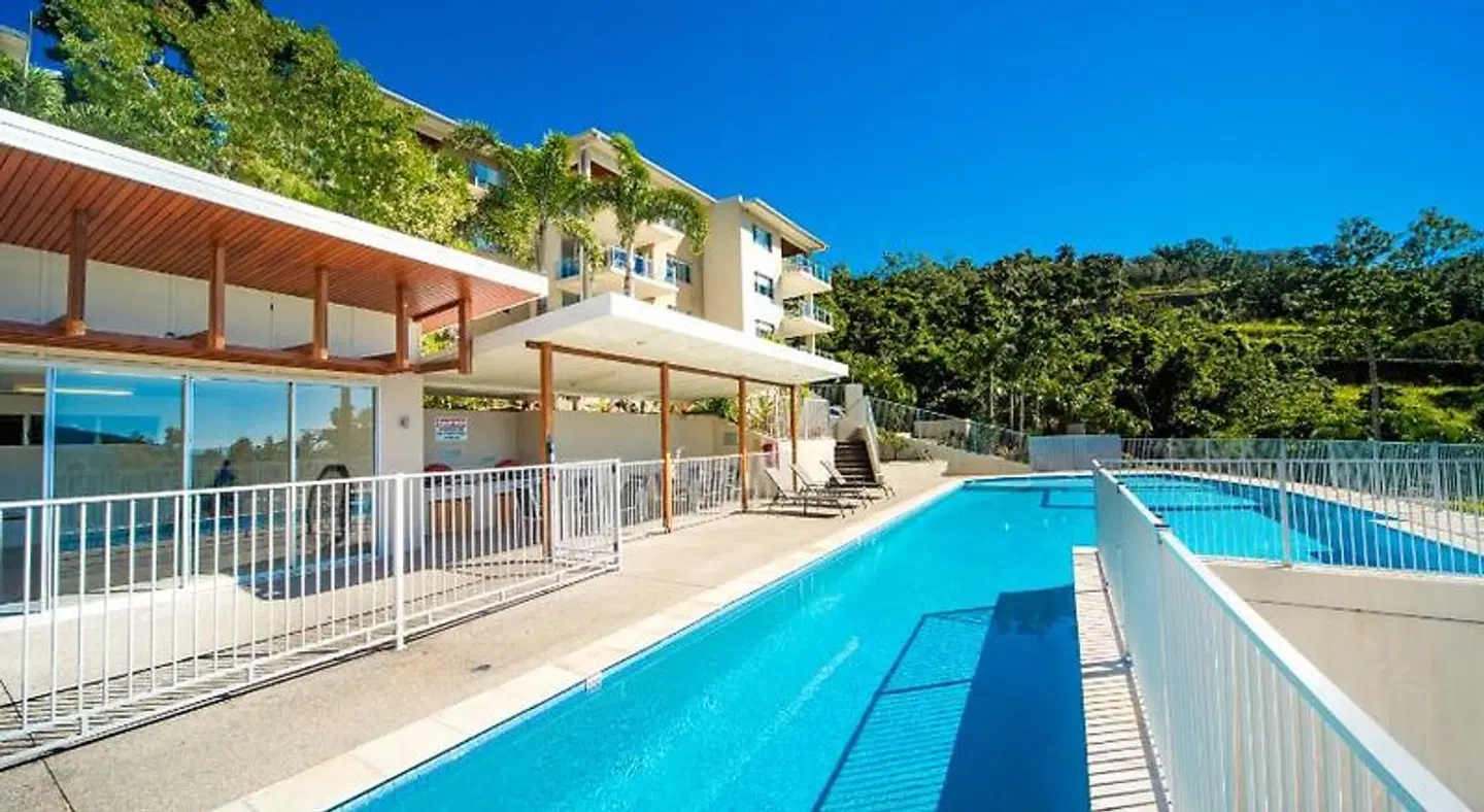 Airlie Summit Apartments OUTDOOR_POOL