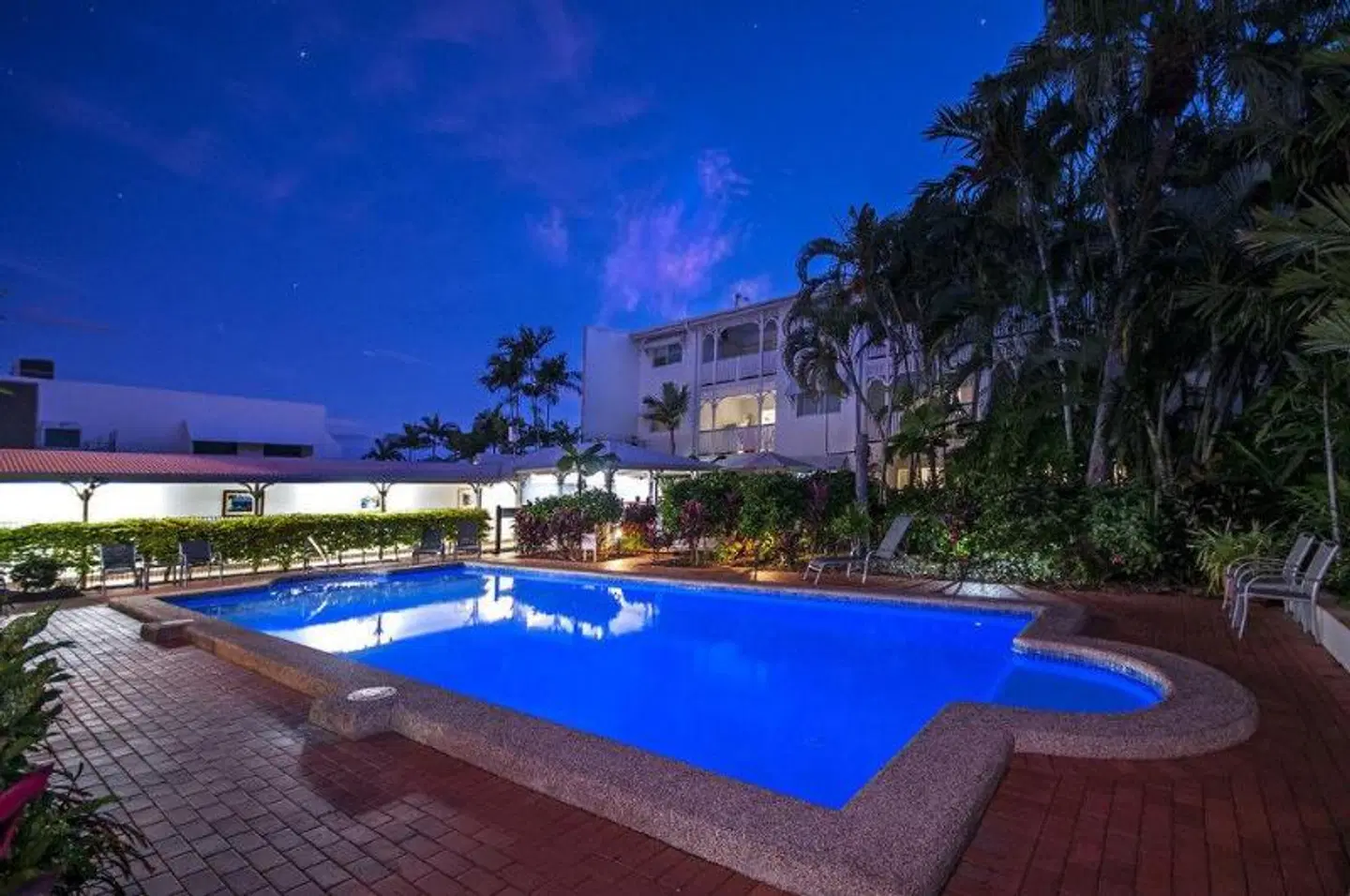 Comfort Inn & Suites City Terraces OUTDOOR_POOL