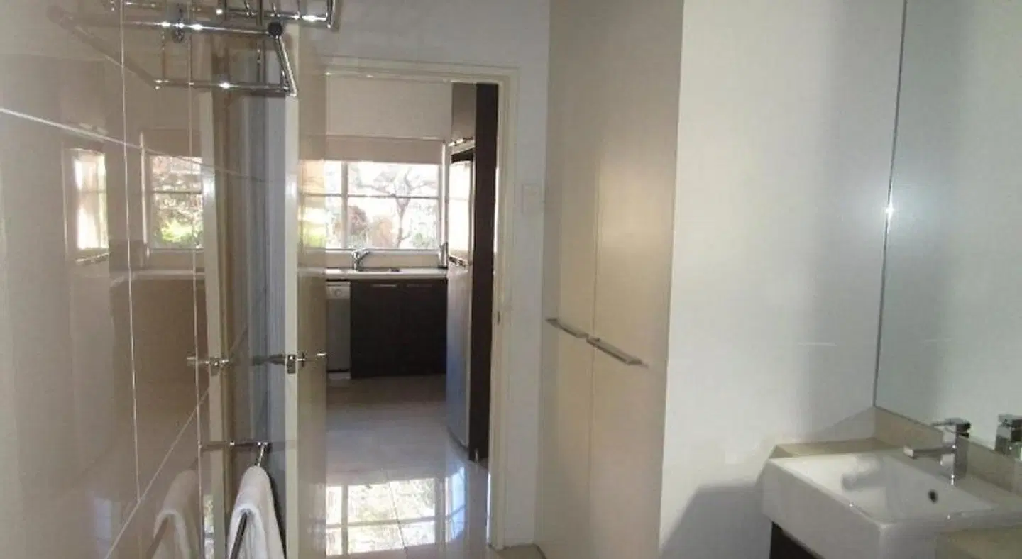 North Melbourne Retreat Badezimmer
