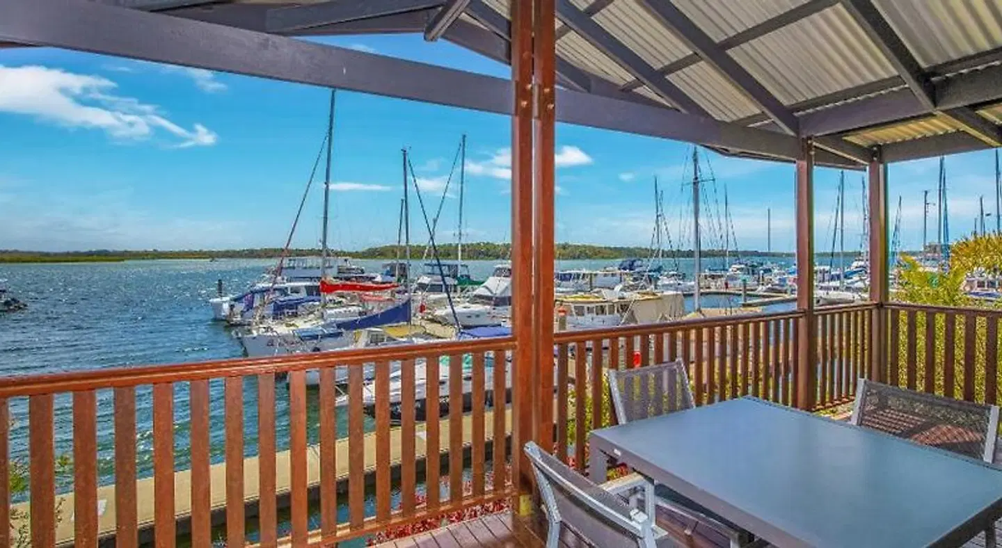 Tin Can Bay Marina Villas Terrasse