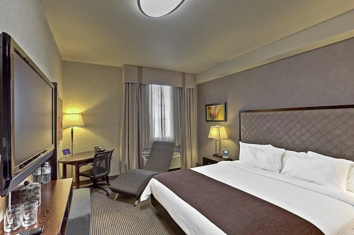 Acclaim Hotel Calgary Airport ROOM_EXAMPLE