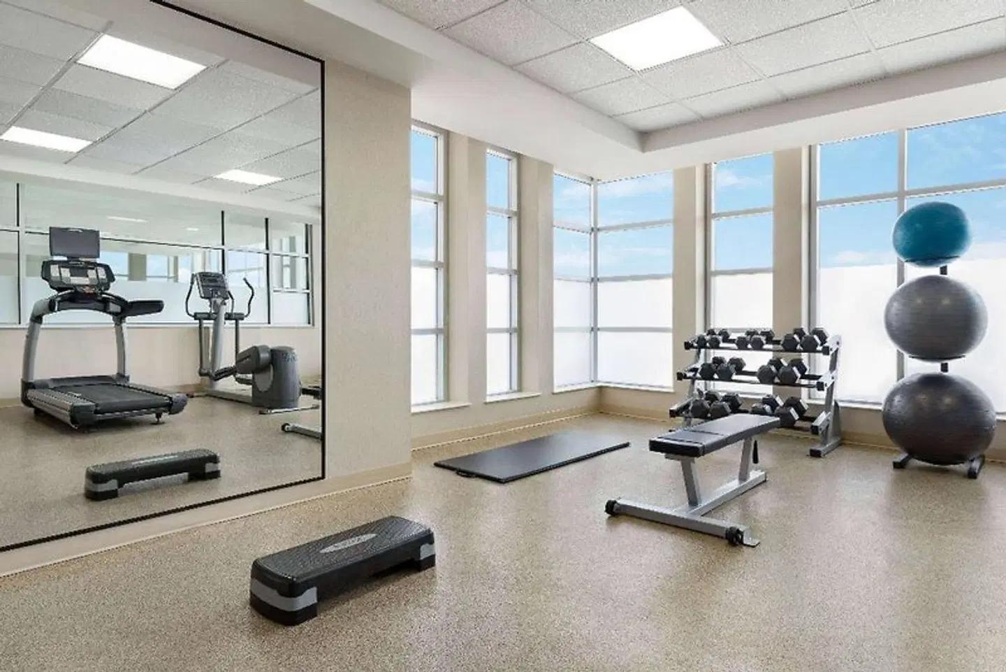 Wyndham Garden Niagara Falls Fallsview SPORTS_AND_LEISURE