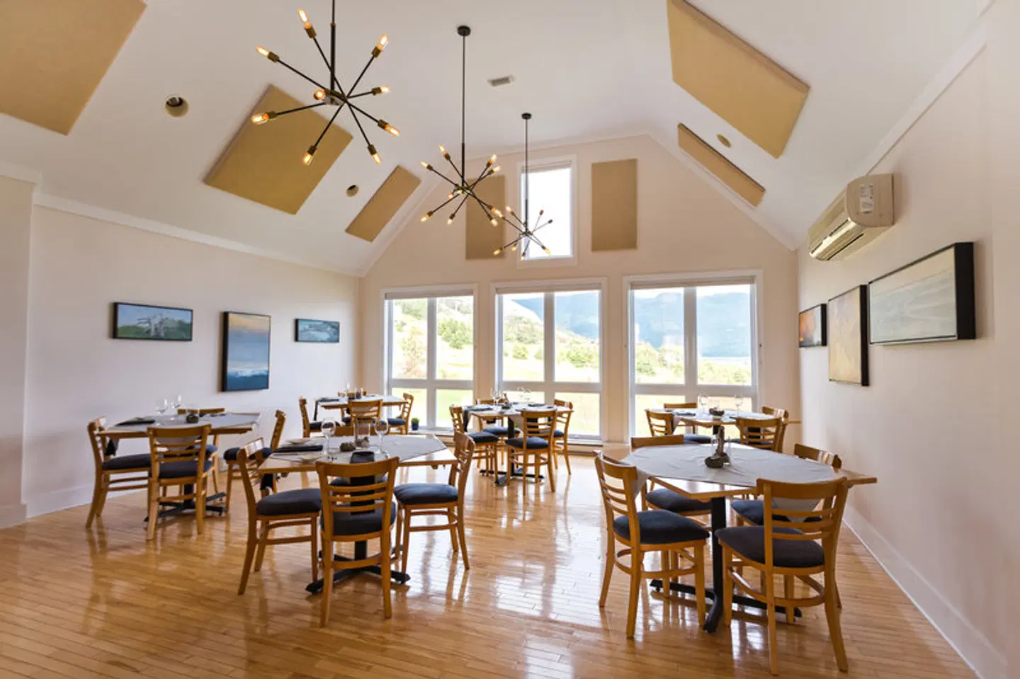 Neddies Harbour Inn Restaurant