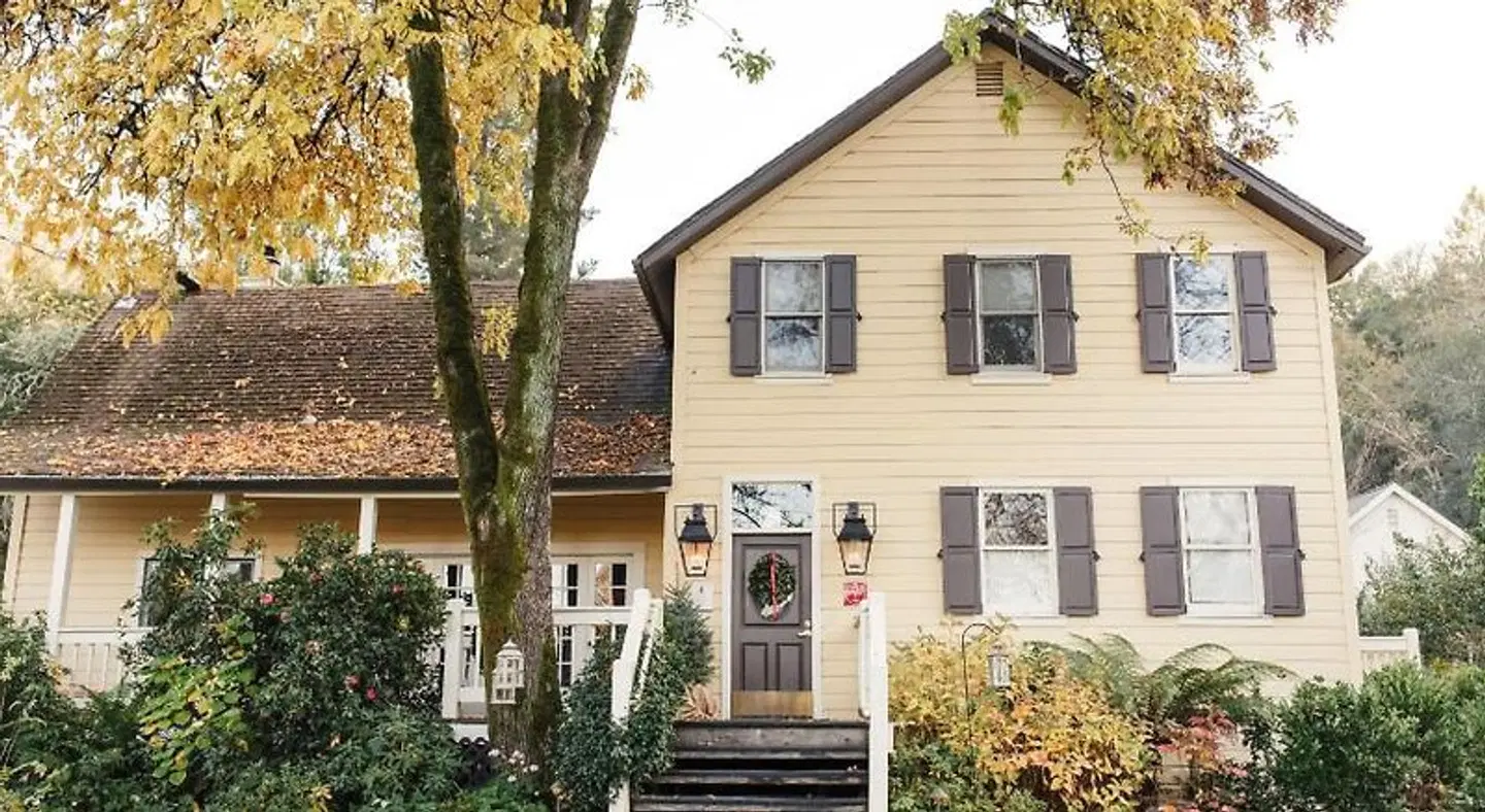 Farmhouse Inn EXTERIOR