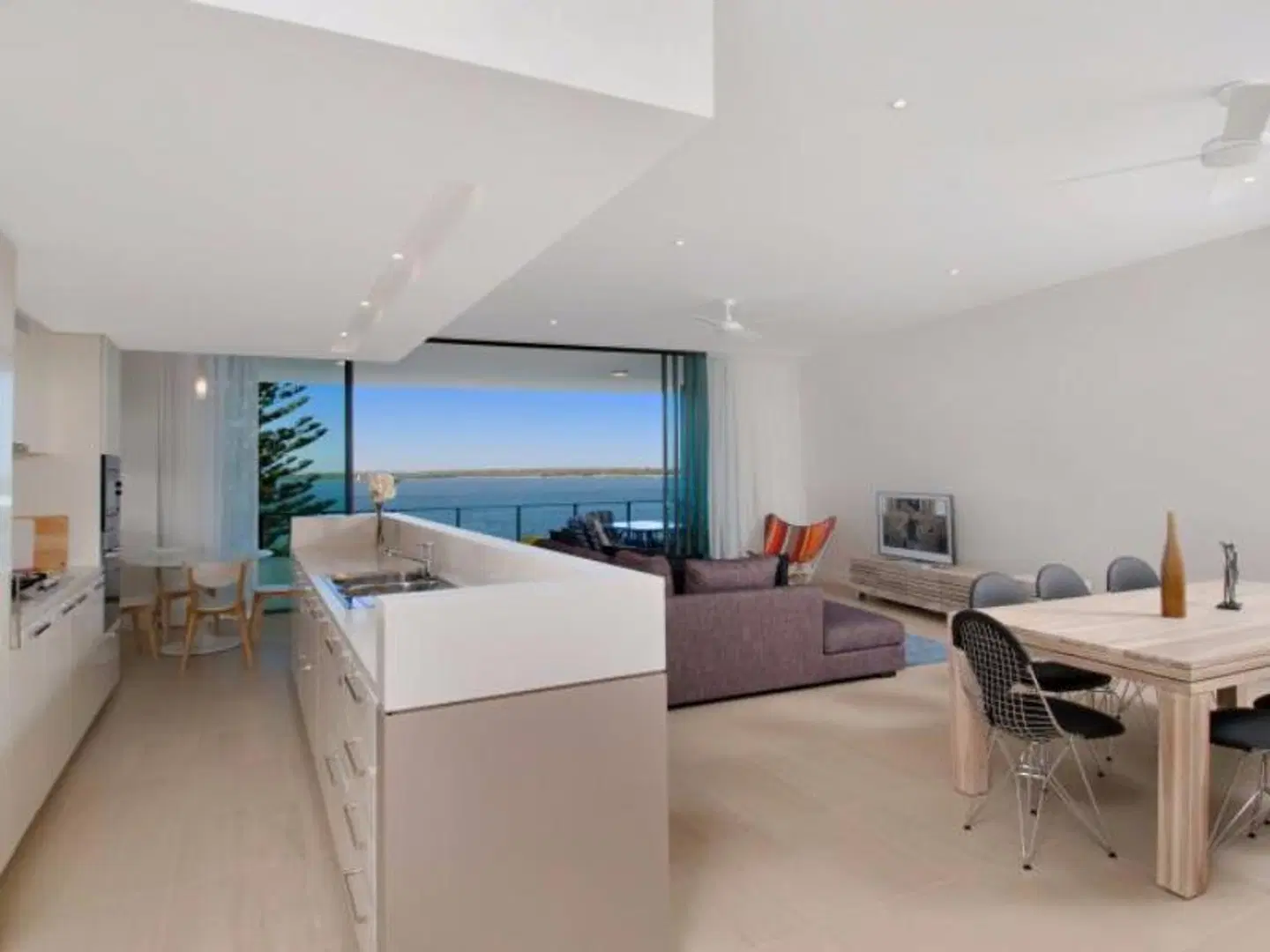 Allisee Apartments ROOM_EXAMPLE