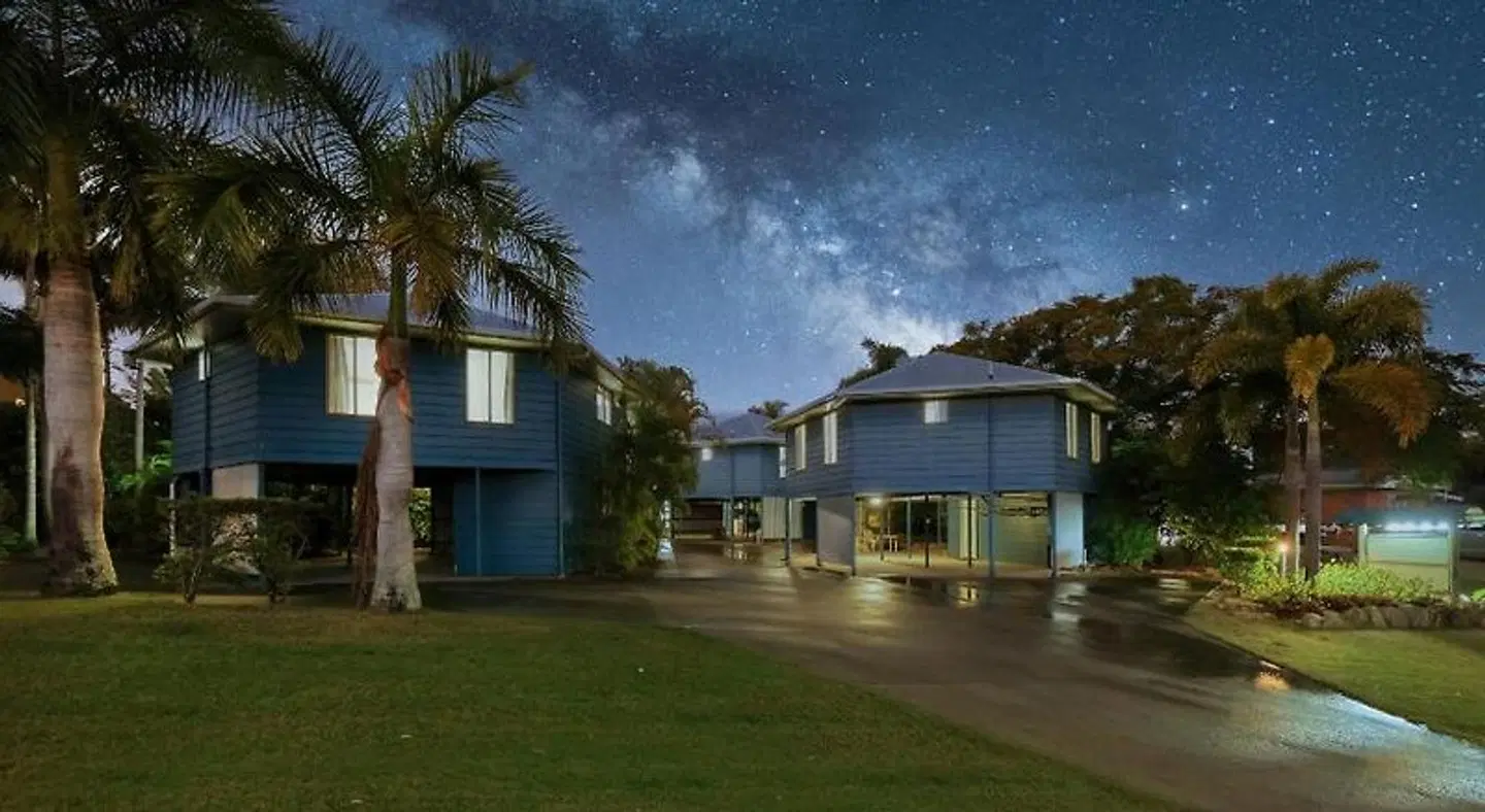 Boyne Island Motel & Villas EXTERIOR