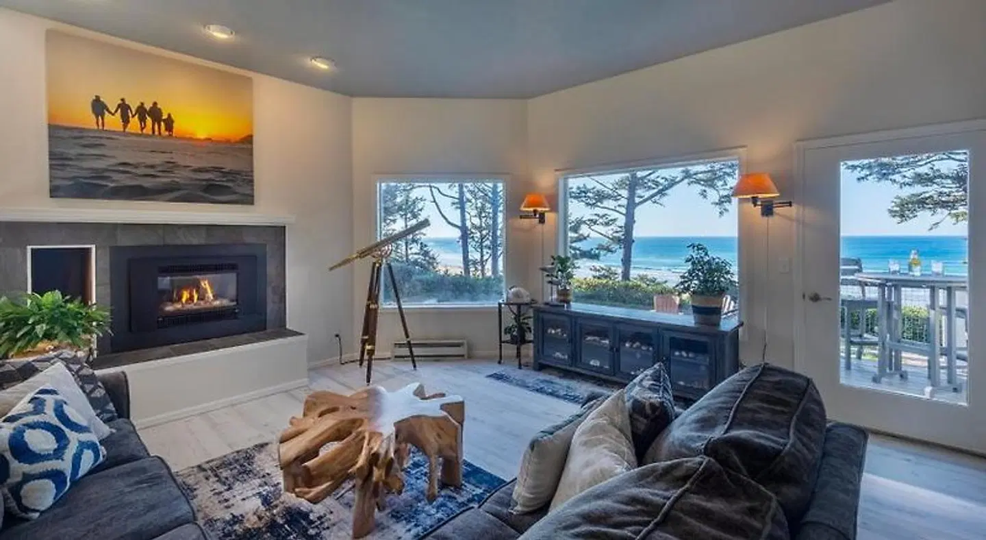 Tyee Lodge Oceanfront B&B ROOM_EXAMPLE