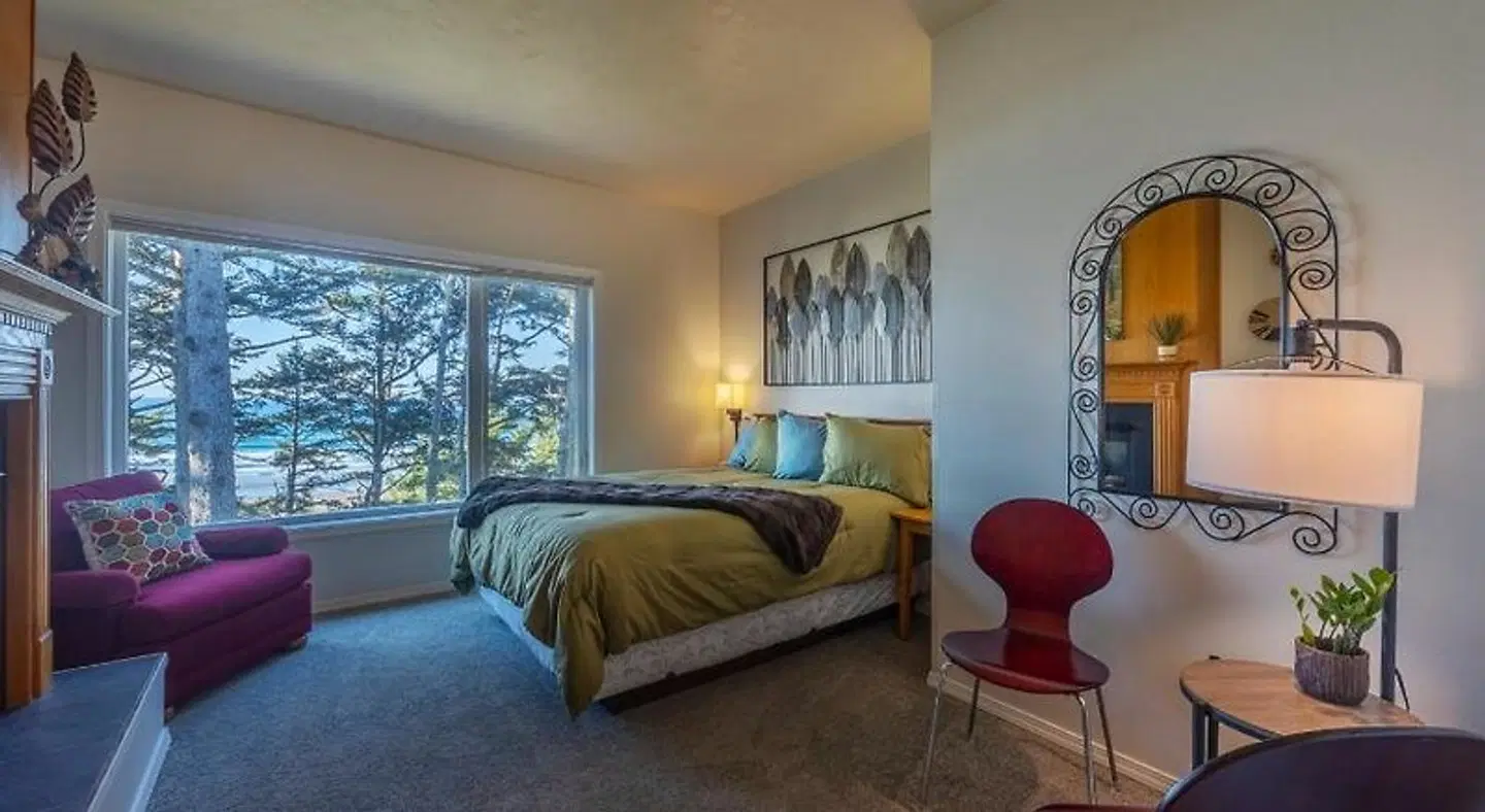 Tyee Lodge Oceanfront B&B ROOM_EXAMPLE