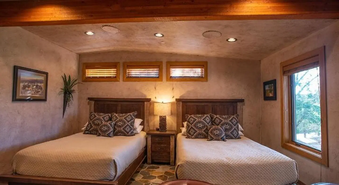 Cougar Ridge Lodge ROOM_EXAMPLE