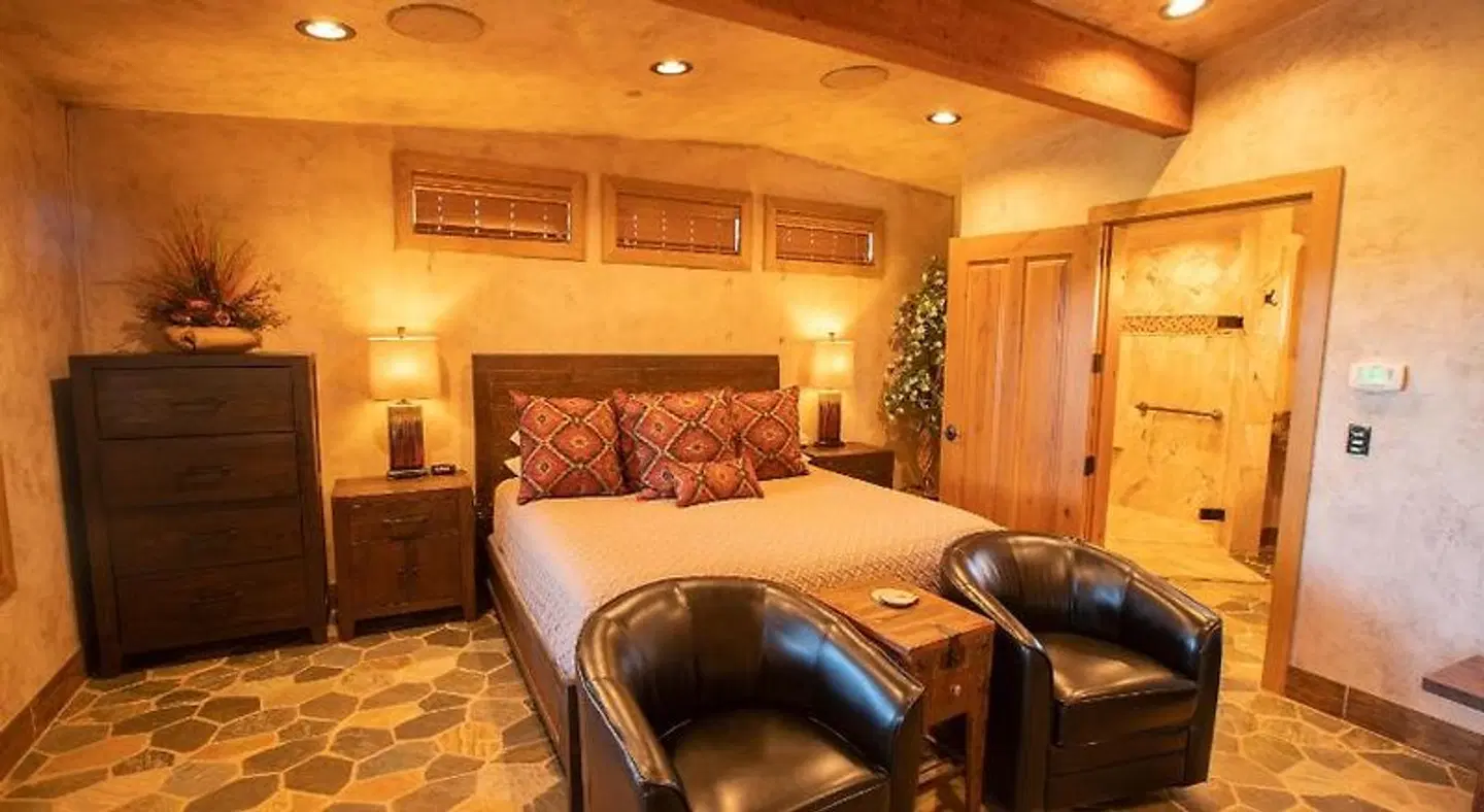 Cougar Ridge Lodge ROOM_EXAMPLE