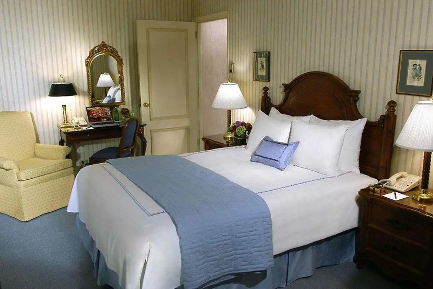 Hotel Elysée ROOM_EXAMPLE